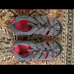 Women’s Keen Sandals Size 9.5